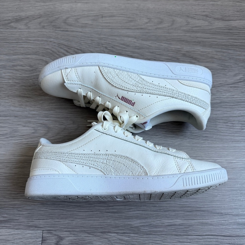 Puma Vikky V2 White Sneakers Women’s Size 8